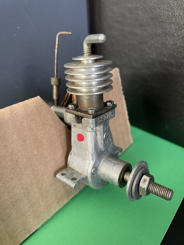 Vintage Deezil Model Airplane Engine Untested Radio Control, Free