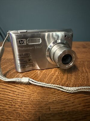 HP Photosmart R967 10.0MP Digital Camera Stnlss Steel W Battery