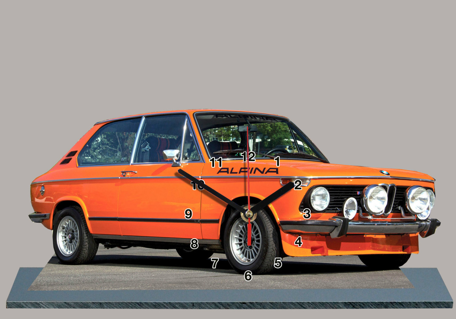 Horloge miniature de voiture BMW 2002 Alpina, décor de bureau chic et design rétro masculin