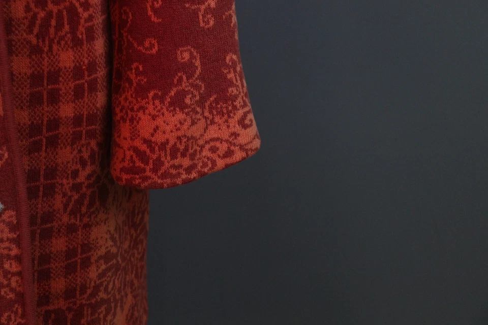 Chaqueta gabardina IVKO roja floral 100 % lana de cordero manga larga botón frontal talla M Foto 4 de 4