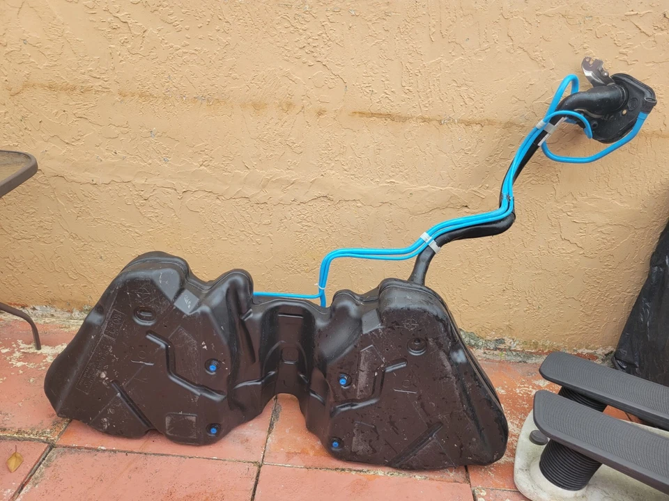 MERCEDES BENZ E350 W212 DEPÓSITO DE TANQUE DE GASOLINA CON CUELLO DE LLENADO FABRICANTE DE EQUIPOS ORIGINALES 2014-2016 Foto 2 de 4