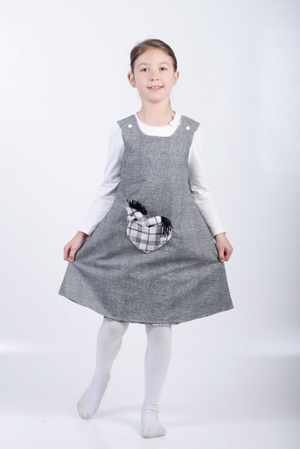 Vestido reversible hecho a mano para niña. Tweed a cuadros blancos talla: recién nacido - 9 años - Imagen 2 de 5