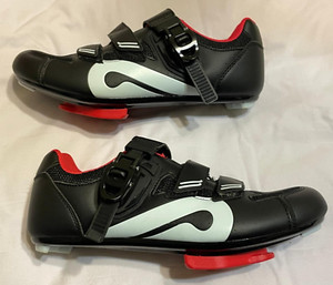 NEW! Peloton Cycling Shoes - Size 40: US Women’s Size 9 / Men's 7