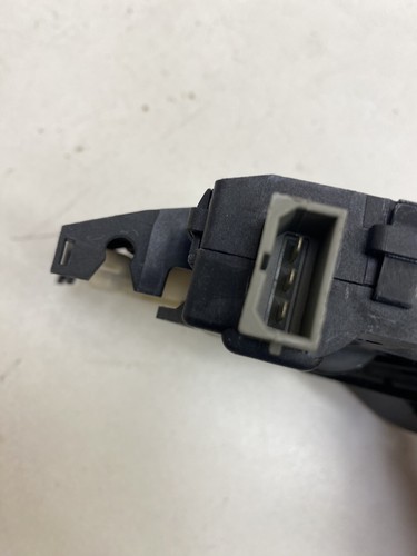 Mecanismo de bloqueo de arranque (3 pines) 4F5827505D para puerta trasera Audi A4 A5 A6 A8 - Imagen 5 de 6