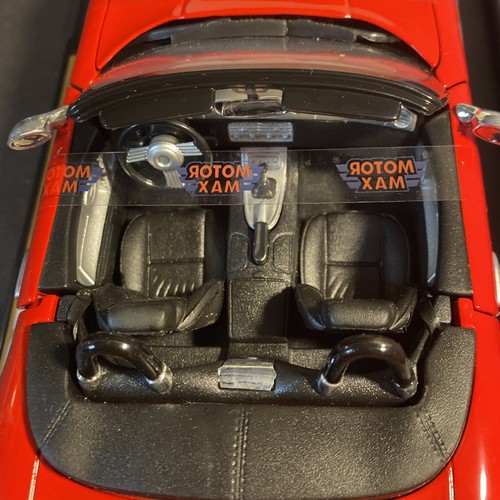 Motor Max BMW Z8 Roadster Convertible Red DieCast Model Car 1:18 - Picture 5 of 12