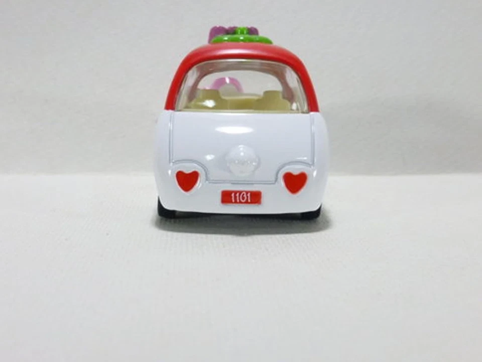 Takara Tomy Dream Tomica No.152 Hello Kitty Mini Car Toy - Image 3 of 3