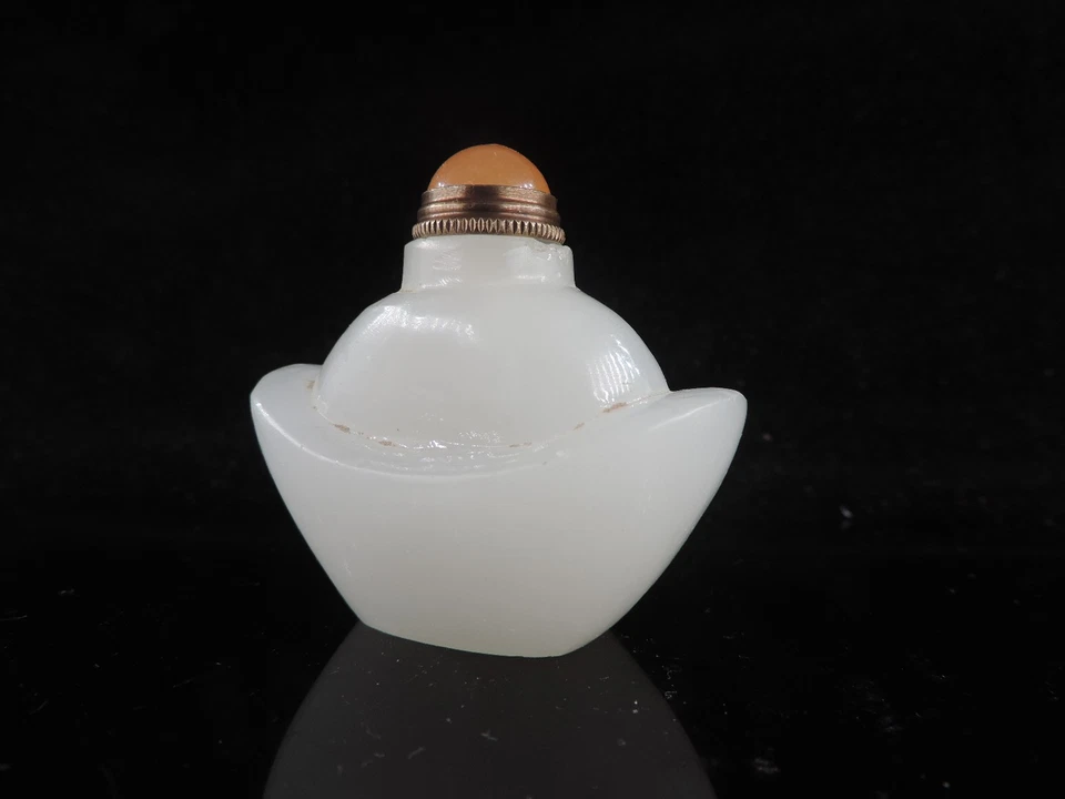 Botella de tabaco de vidrio de Pekín blanca tallada a mano exquisitamente China Foto 4 de 4