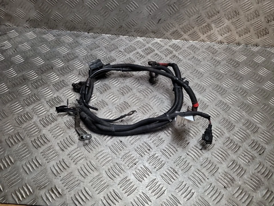 FORD FOCUS MK1 98-04 1.6 PETROL BATTERY LIVE LEAD WIRING LOOM  - Image 3 of 4