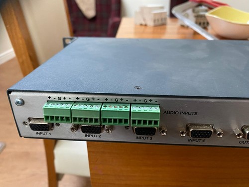 Kramer VP-4x4 UXGA / Audio Matrix Switcher – 4x4 VGA Video & Audio Router - Picture 6 of 8