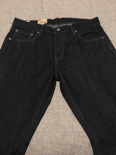 527 Levis 33 x 32 SLIM Fit Boot Cut Leg 