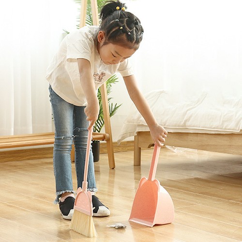 Cartoon Style the Broom Is Removable Use the Broom Head to Sweep