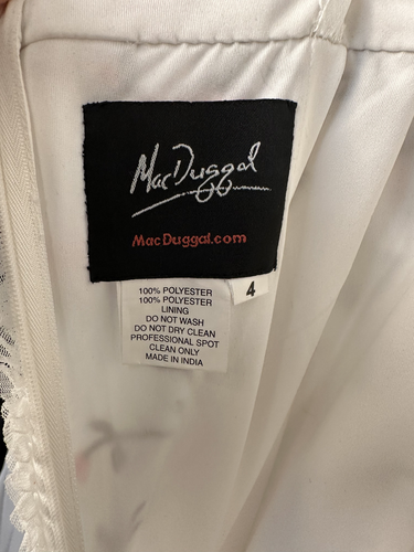 NWT Mac Duggal Long Sleeve Embellished Cut Out A-Line Gown Ivory Multi Size 4 - Bild 20 von 21