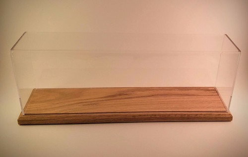 30" O Scale Model Train Display Case, Oak Base - Picture 5 of 5