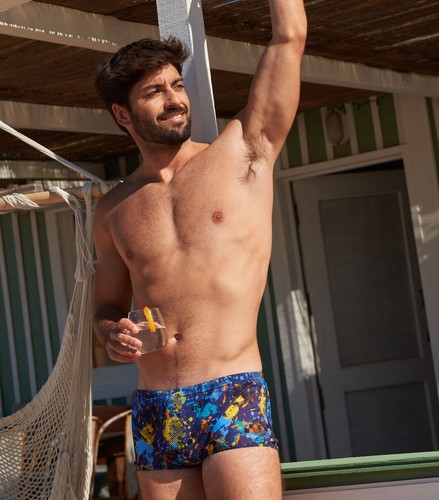 Traje de baño para hombre Kiniki Tan Through impermeable al sol, hipster corto. - Imagen 93 de 115