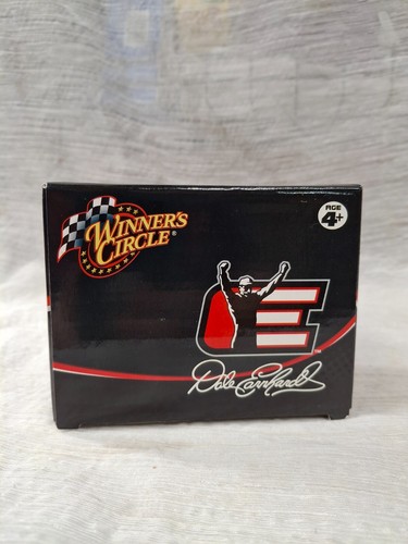 Dale Earnhardt #3 Motorsports Hall of Fame Winners Circle 1:24 Diecast Car NEW - Picture 4 of 10