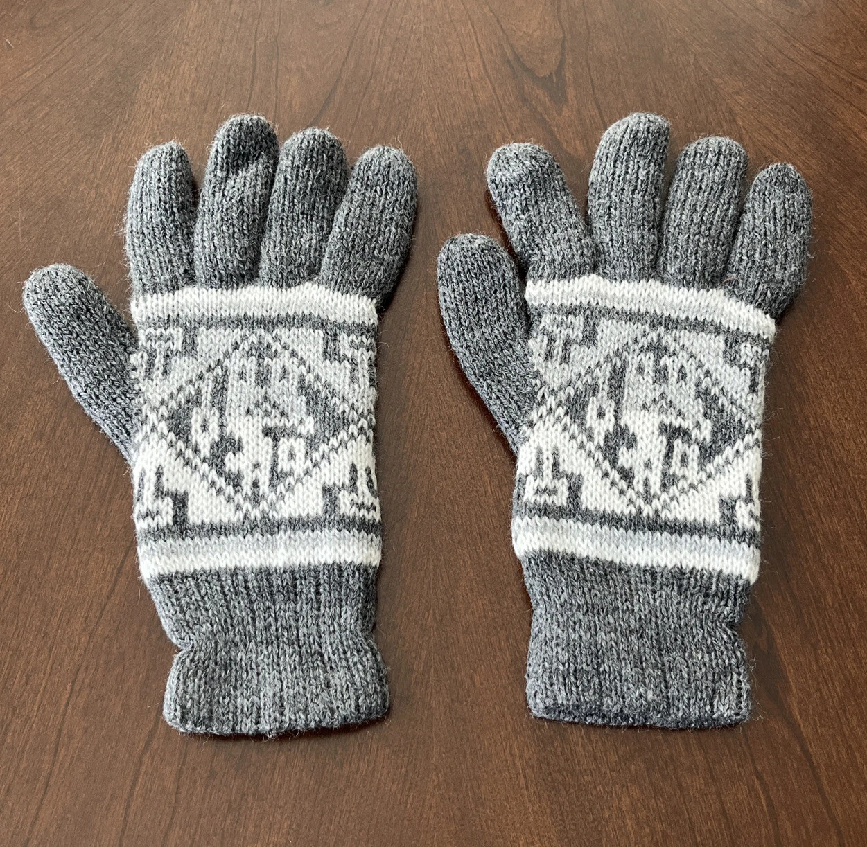 Light Gray/White Full Finger Unisex Peruvian Alpaca Adult Gloves