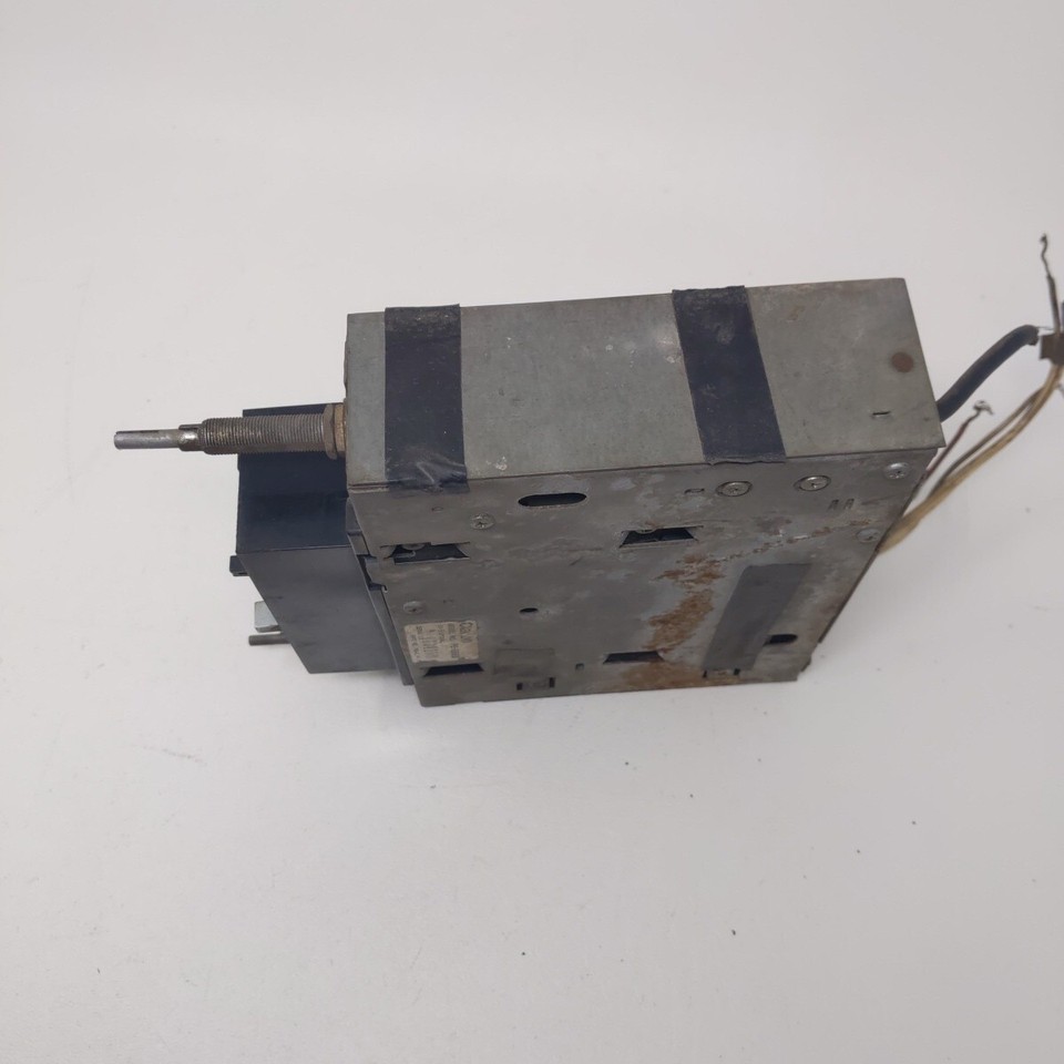 Vintage CLARION Car Stereo Radio Cassette Player 1980 Parts or Repair