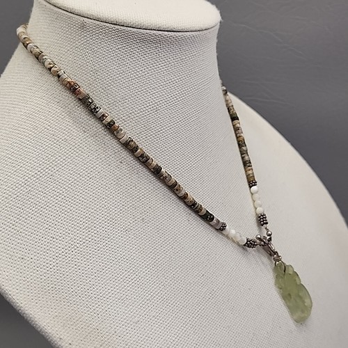 Stone Bead Pendant Necklace Green Asian Carved Sterling Silver Toggle 18.75" - Picture 4 of 15