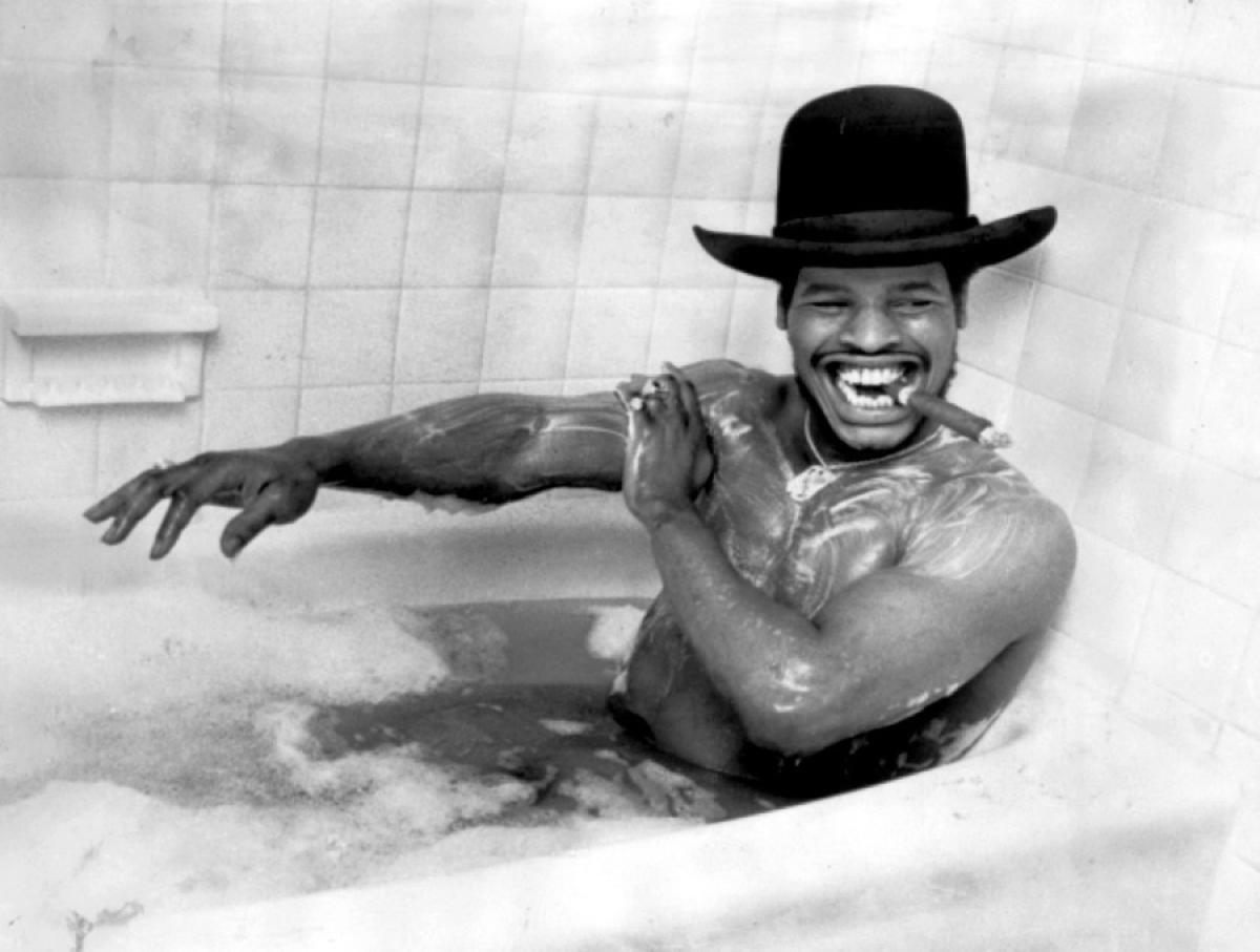 LEON SPINKS 8X10 PHOTO BOXING PICTURE BATH WITH HAT & CIGAR | eBay