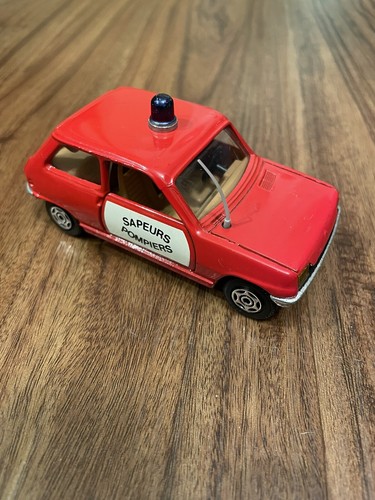 Vintage Corgi Renault 5 TS Sapeurs Pompiers, Opening DoorsToy Car - Picture 2 of 17