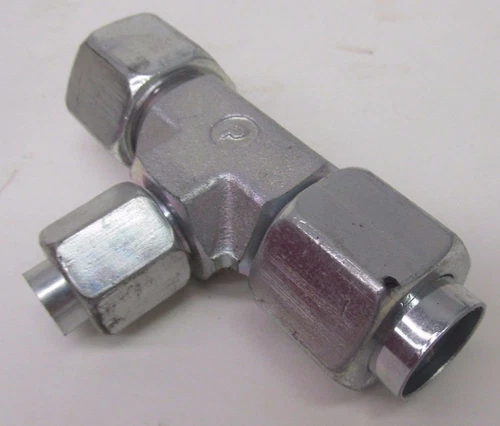 New Parker T-Fitting 18-20 MM 42784LR 