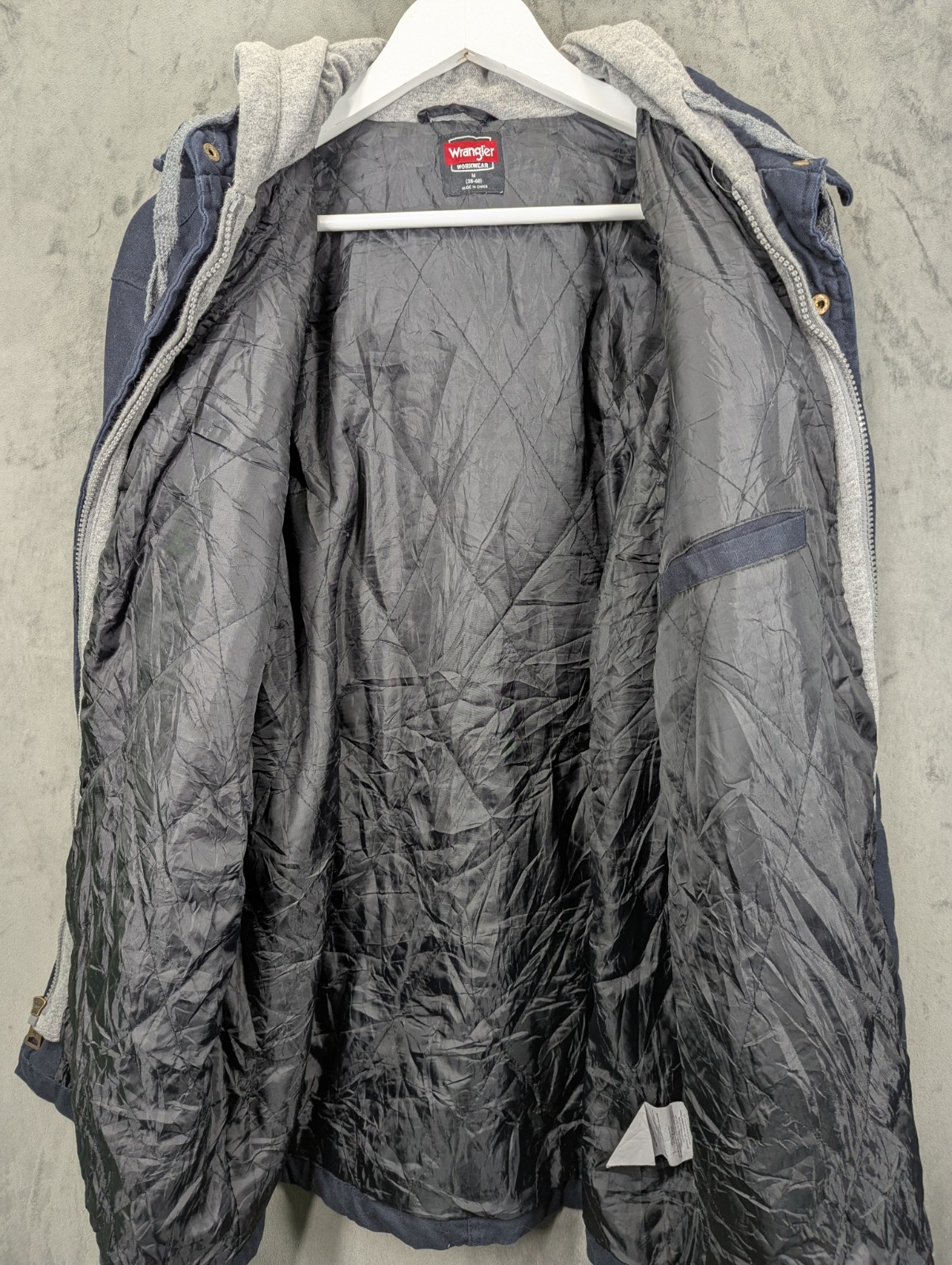 Wrangler Workwear Jacket Men's Size Medium Quilt lining Padded Hooded Dark Blue image 4