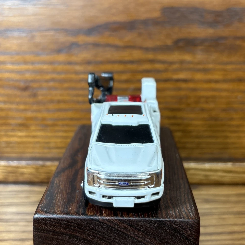 Ertl 2017 FORD F-350 Crew Cab Dually Utility Farm Service Boom Crane Truck - Image 3 of 4