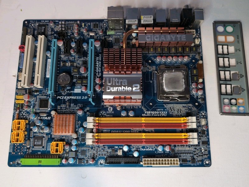 Vintage Gigabyte GA-X48-DS4 w/ LGA775 DDR2 DIMM Ram X48 Chipset Working pull