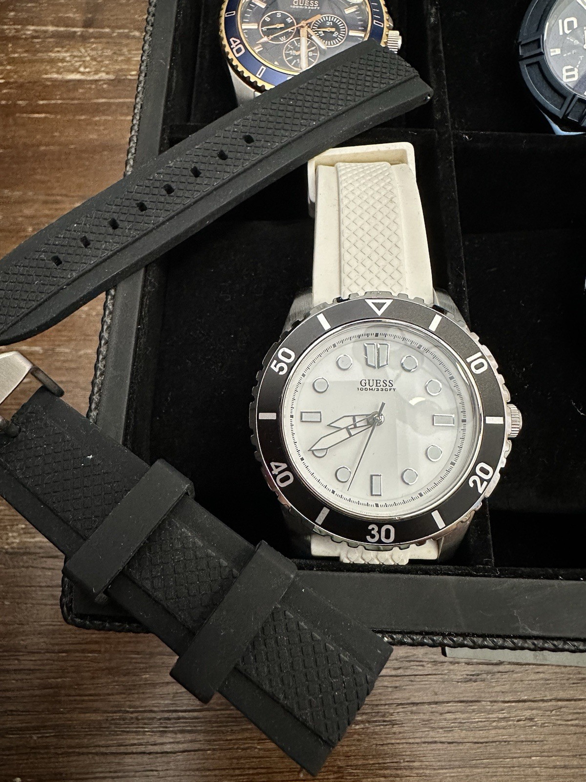 GUESS Accessory Bundle (USED/WORN) - image 8