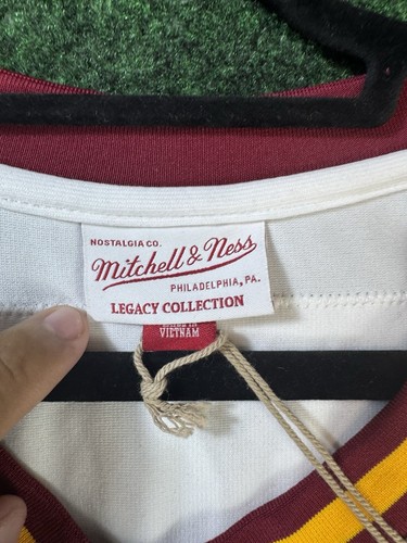 Mitchell & Ness NFL White Jersey Washington Redskins 2007 SEAN TAYLOR 2XL DEFECT - Picture 3 of 11