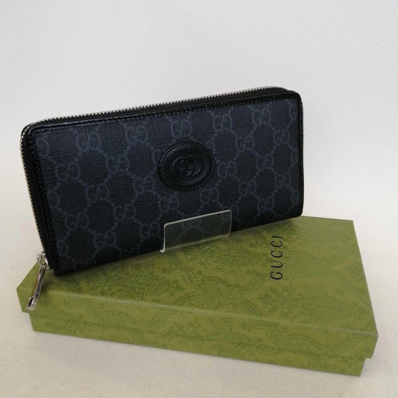 Portefeuille Gucci GG Supreme toile noire zippé autour