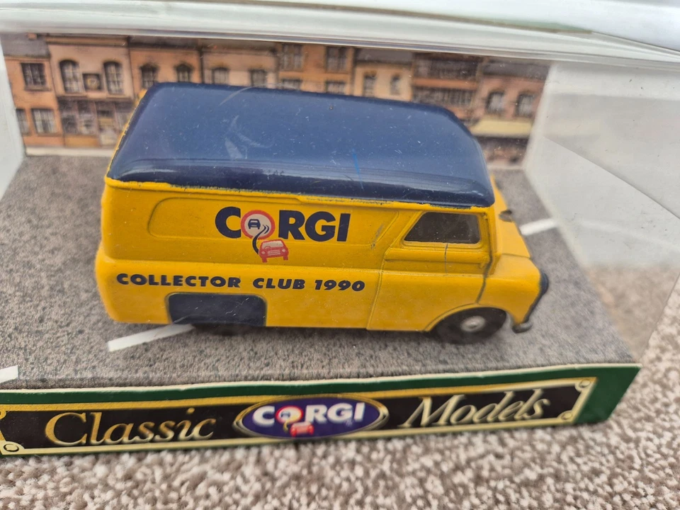 CORGI CLASSICS 1/43 MORRIS J VAN COLLECTOR CLUB 1991 DIECAST MODEL CAR D983 - Image 2 of 3