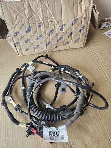 New genuine Ford Focus Tailgate Wiring Harness 8M5T17N400 1709627 - Picture 8 of 11