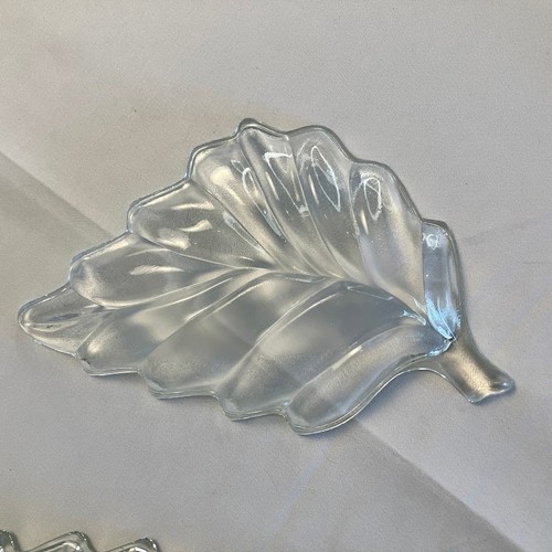 Leaf Shaped Glass Dishes Set Clear Candy Nut Trinket Serving Plates - Picture 2 of 7