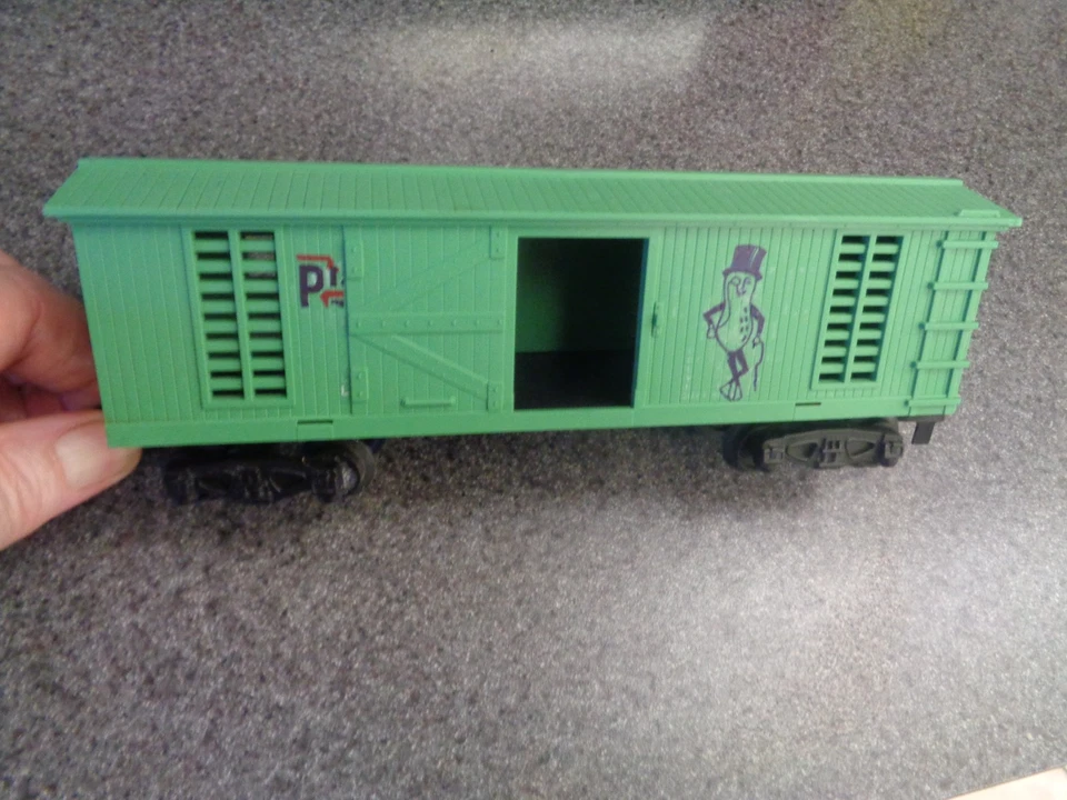 American Flyer S Gauge #24068 Planters Peanut Bx Car Reproduction, Light Green - Image 2 of 4