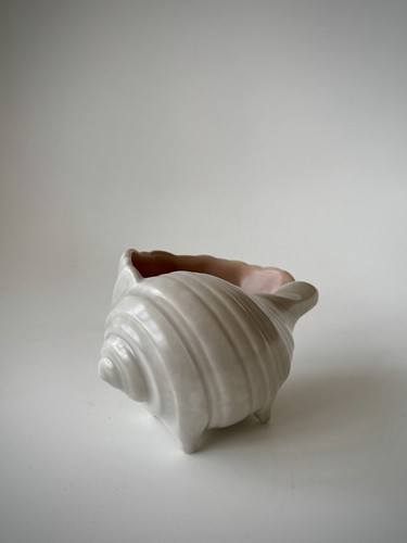 Poole Pottery Conch Shell Shaped Vase, Mid-20th Century C97 - Imagen 9 de 23