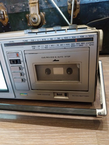 HITACHI CPT 0652 TV COLOR/RADIO/LETTORE CASSETTE 1980 MADE IN JAPAN RARE - Imagen 9 de 23