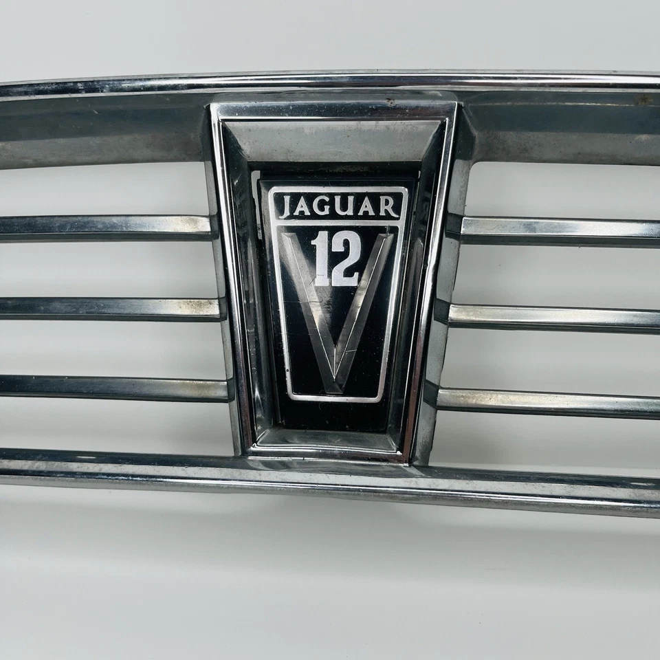 Parrilla de radiador superior delantera cromada Jaguar XJS V12 1981-1991 FABRICANTE DE EQUIPOS ORIGINALES excelente estado Foto 3 de 4
