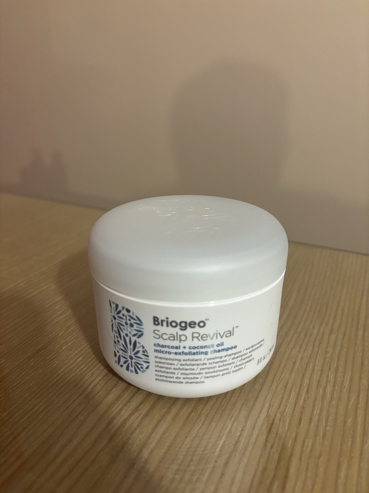 Briogeo Scalp Revival Shampoing Exfoliant au Charbon Actif 236ml