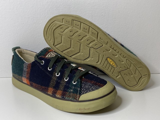 keen fleece sneakers