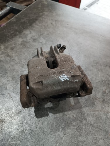 BMW 5er E39 Bremssattel Bremssattelgehäuse mit Halter hinten rechts 42/20/298