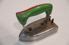 Ferro da stiro elettrico vintage, anni ‘50