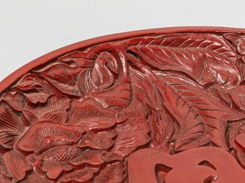 Rare, large 11.5" 18C Qianlong style, cinnabar plate with Fu & floral pattern - Picture 6 of 8