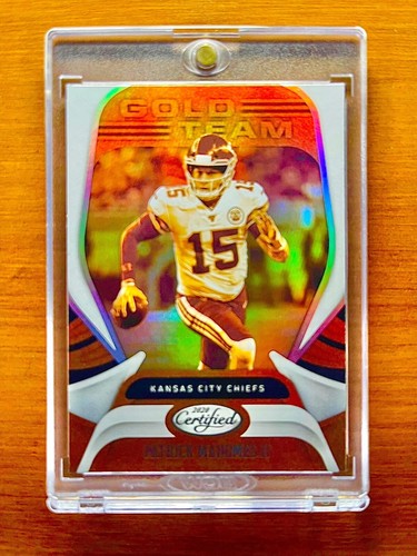 Patrick Mahomes RARE GOLD REFRACTOR INVESTMENT CARD SSP PANINI CHIEFS MVP MINT - Picture 2 of 12