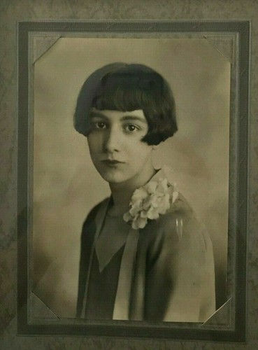 VTG Young Girl With Corsage 5x7 Matte Studio Photo in Swivel Decorative Frame - Picture 12 of 12