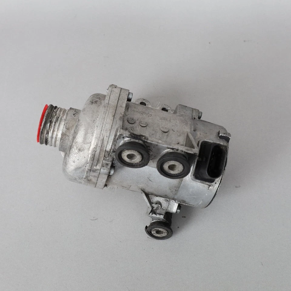 BMW 128i 325i 328i 330i 525i 528i 530i X3 X5 Z4 Water Pump 11517586924 OEM Used Foto 2 de 4