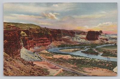 Palisades Lincoln Highway US 30 Green River Green River Wyoming Postcard