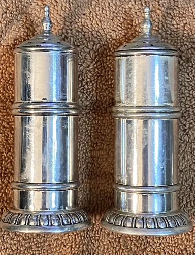 ANTIQUE VINTAGE Lunt 1100 Sterling Silver Salt and Pepper Shakers Columnar 97 GR