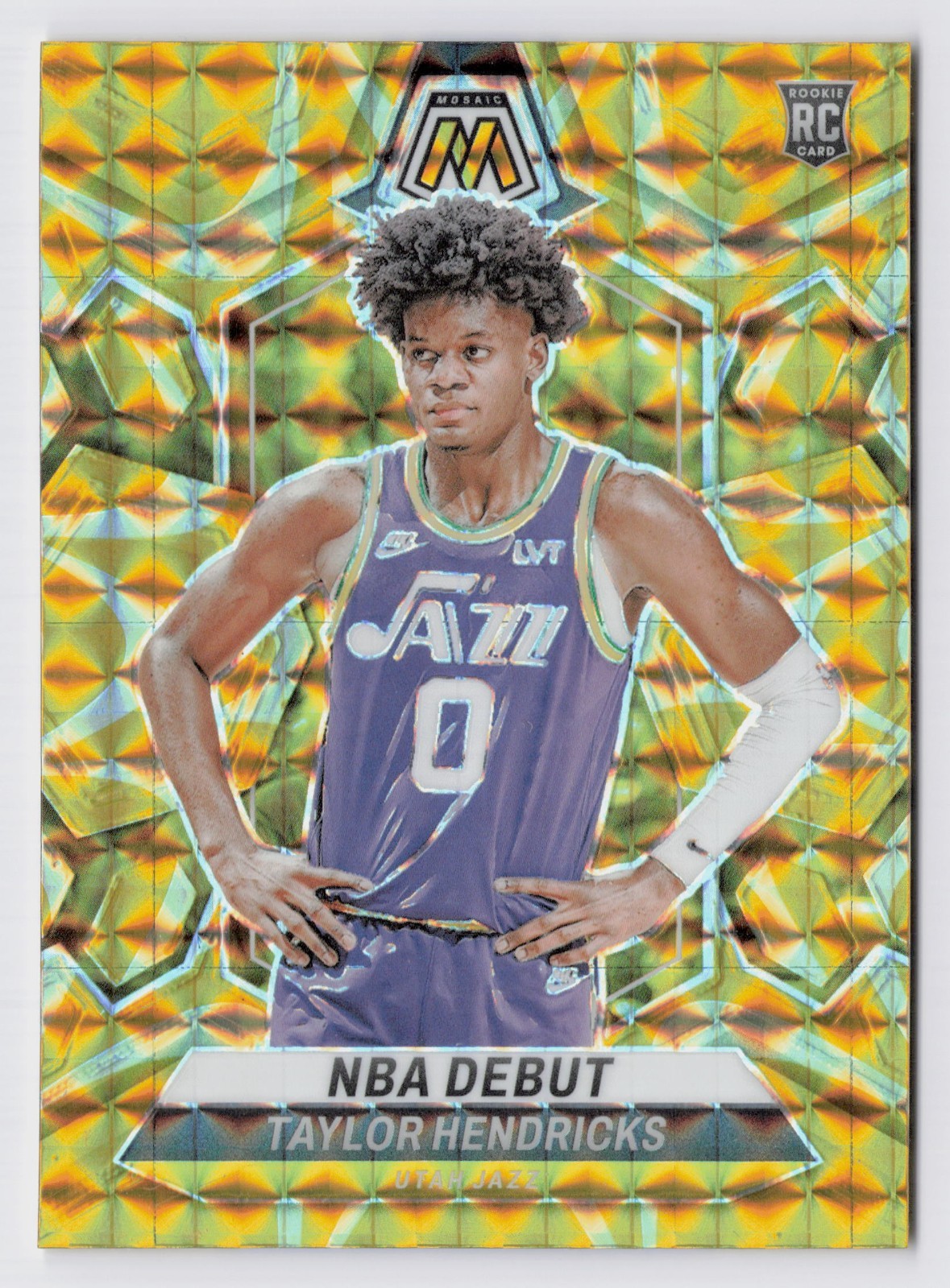 2023-24 Panini Mosaic NBA Debut Taylor Hendricks #261 Reactive Yellow (RC)