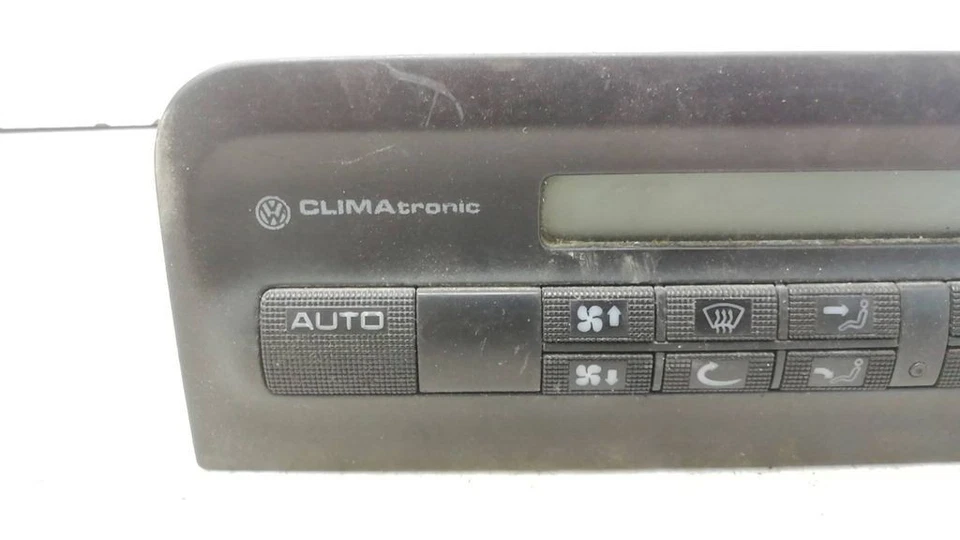 Volkswagen Golf III MK3 1996 1.9TDI Climate control unit 5HB00679710 1H0907044A - Image 3 of 4